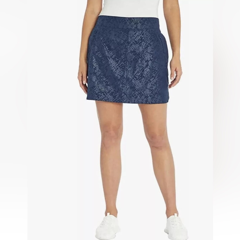 Orvis Shattered Glass Navy Embossed Pull-On Travel Skort Medium